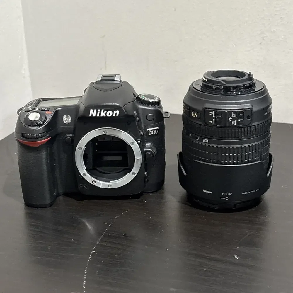 FOR PARTS Nikon D80, Nikkor 18-105 Lens & Accessories- Powers On w/ Error Code